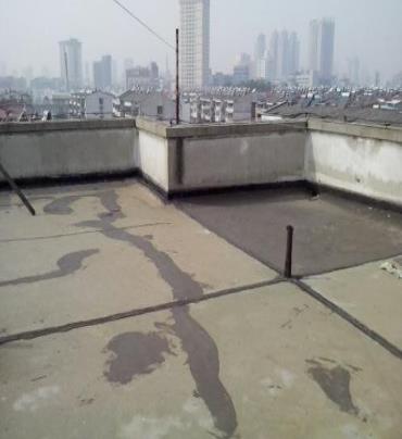呼和浩特市漏水维修 楼顶漏水是什么原因，楼顶漏水维修方法是什么?